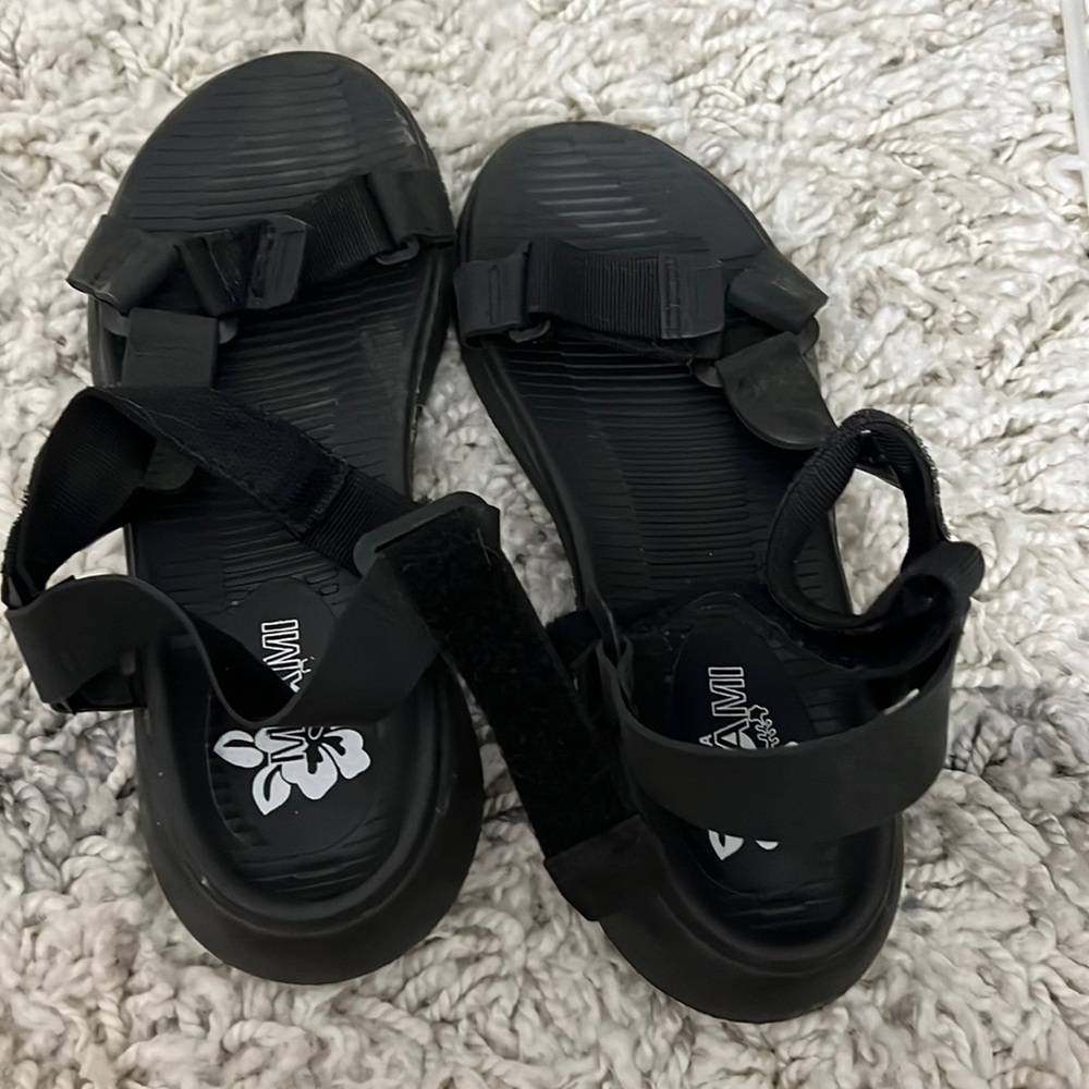 Miami swim shoes. Size 8. Great condition. worn once